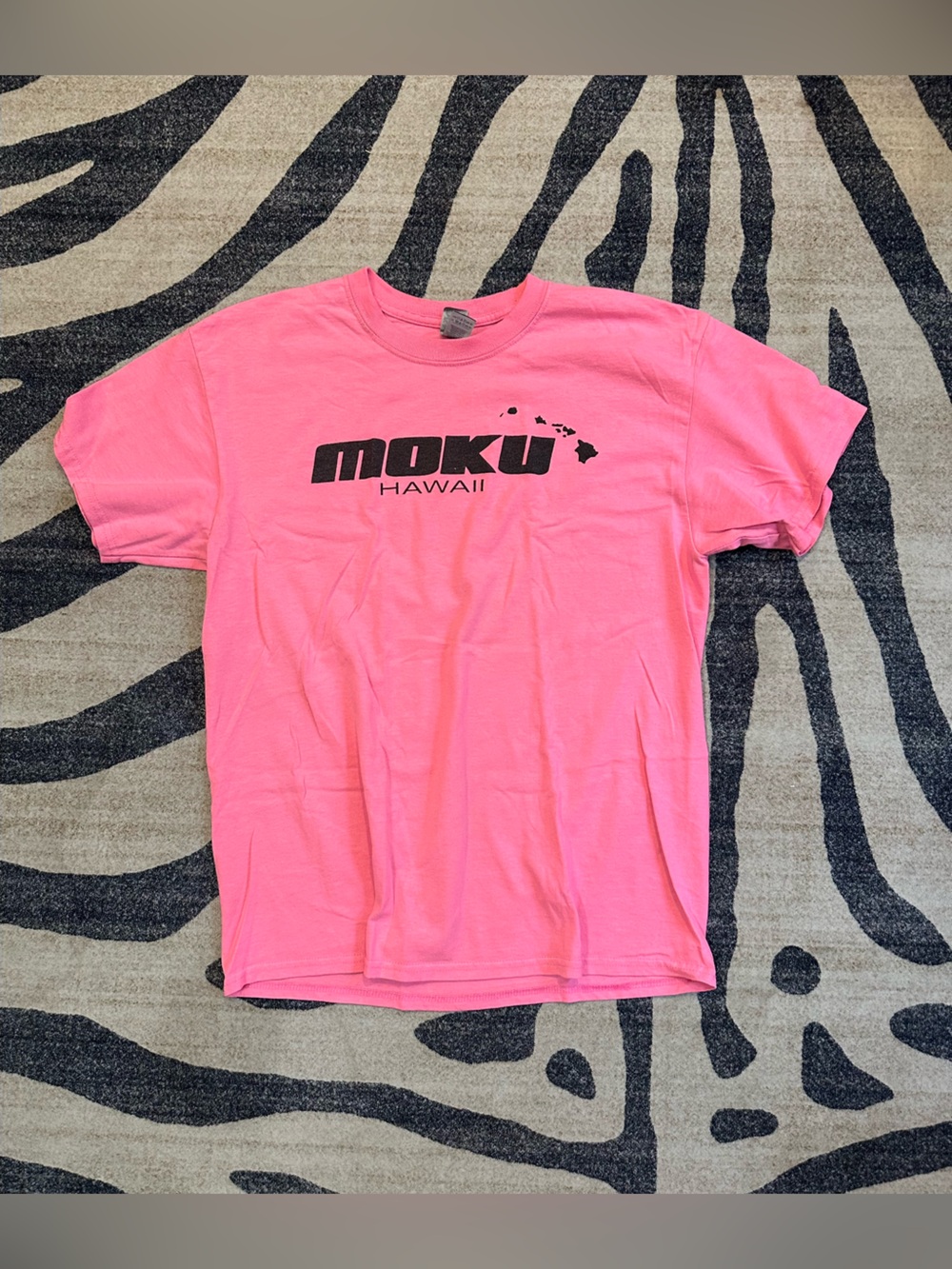 Gildan Pink Graphic Hawaii T‑Shirt